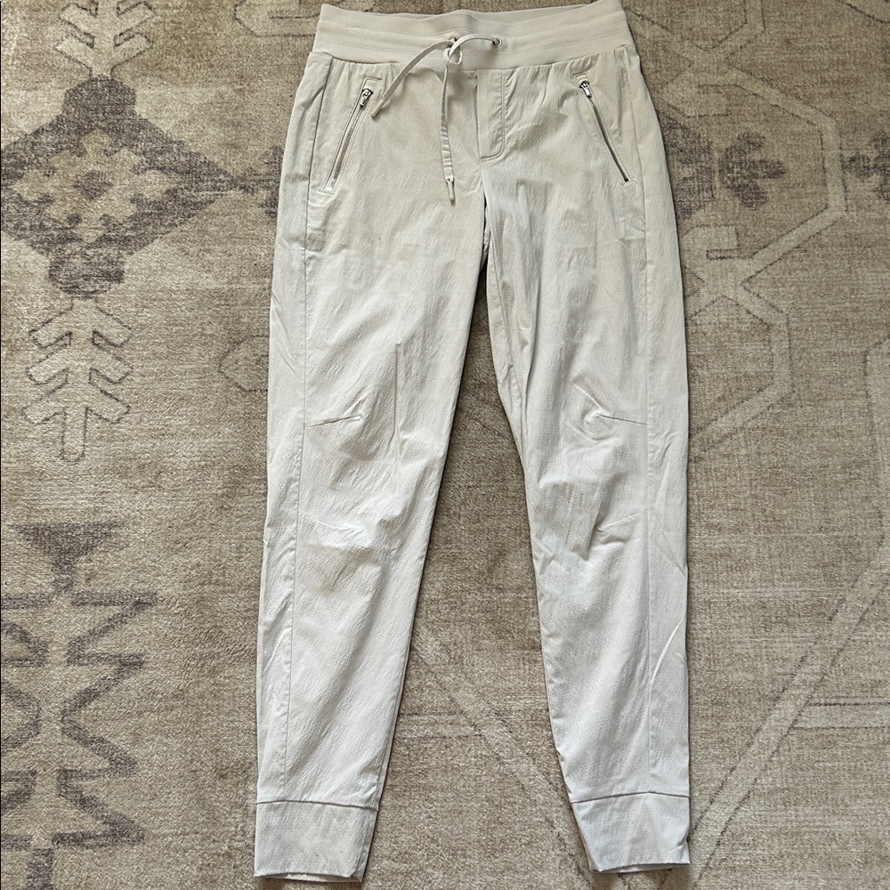 Athleta 4 Tall Trekkie North Joggers Light Grey